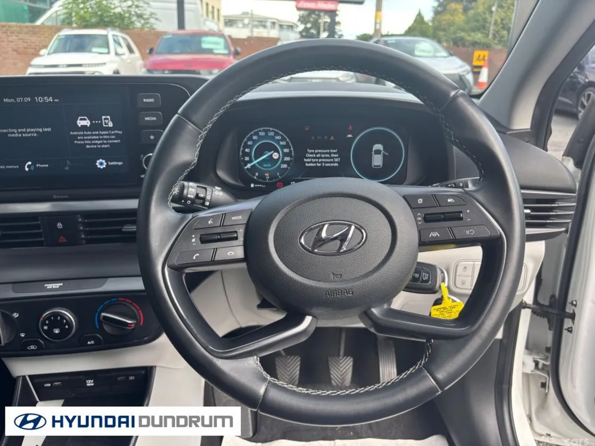 Hyundai i20 Hatchback, Petrol, 2021, White