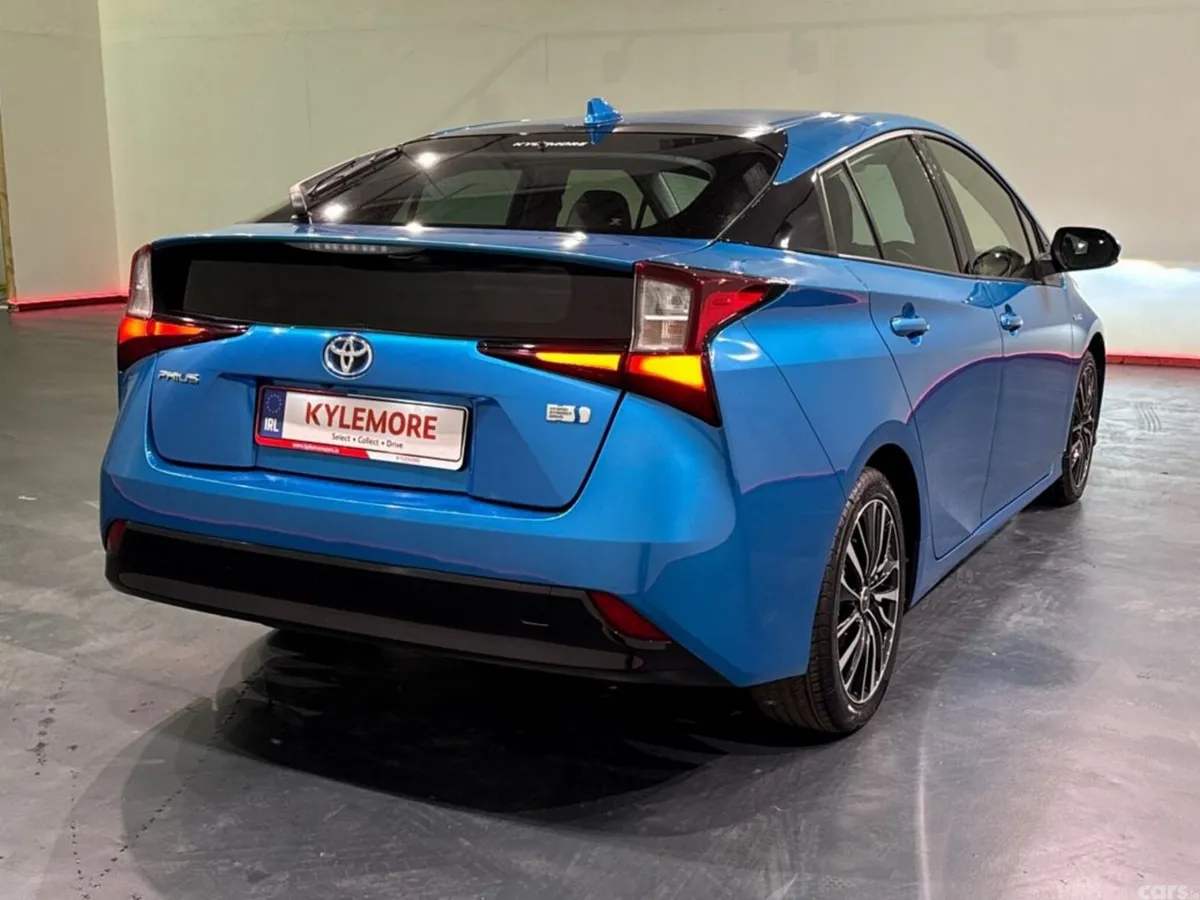 Toyota Prius Hatchback, Petrol Hybrid, 2019, Blue