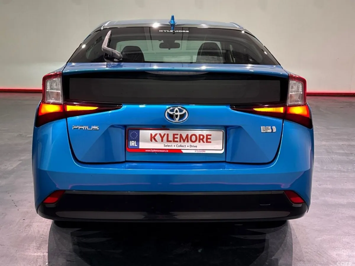 Toyota Prius Hatchback, Petrol Hybrid, 2019, Blue