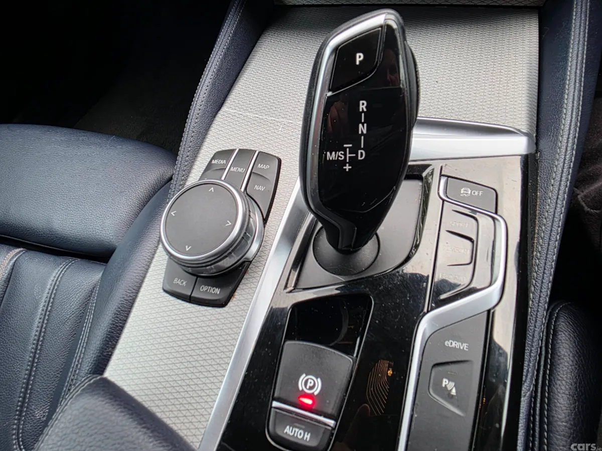 BMW 5-Series Saloon, Petrol Plug-in Hybrid, 2018, Blue