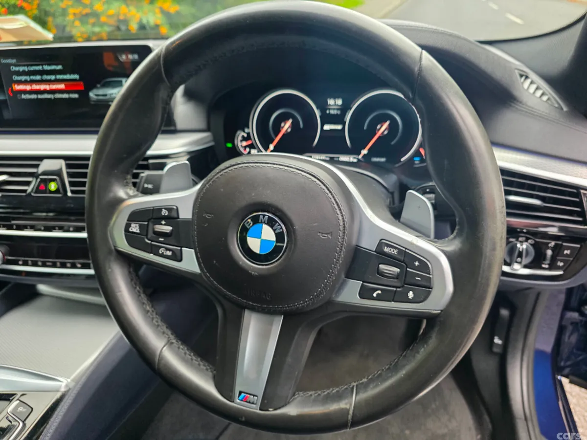 BMW 5-Series Saloon, Petrol Plug-in Hybrid, 2018, Blue