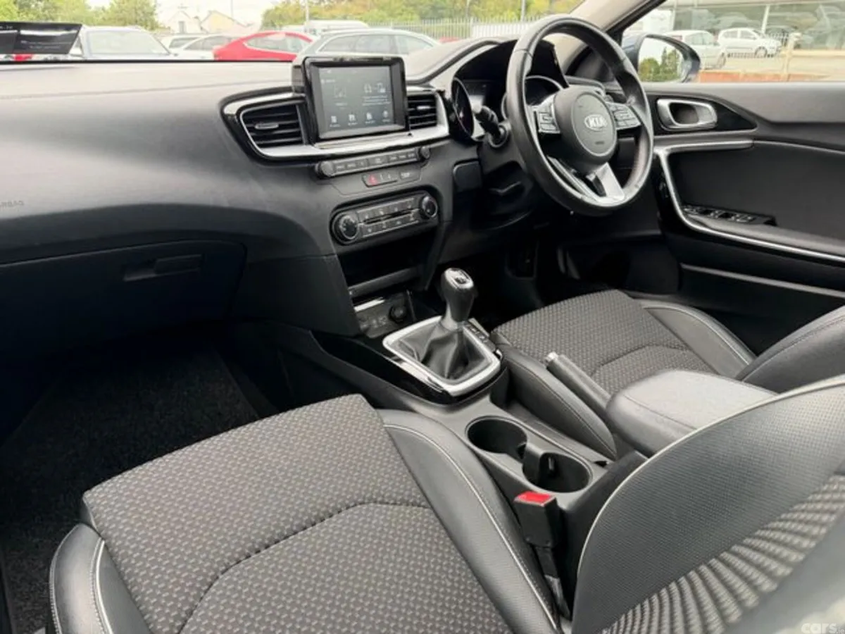 Kia Ceed Hatchback, Petrol, 2019, Blue