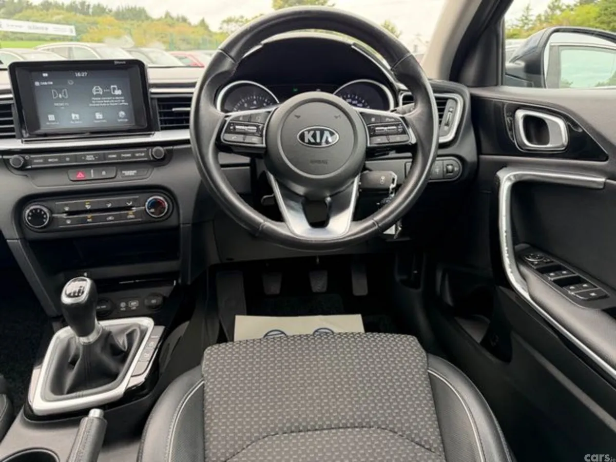 Kia Ceed Hatchback, Petrol, 2019, Blue