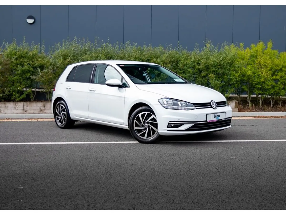 Volkswagen Golf Hatchback, Petrol, 2019, White