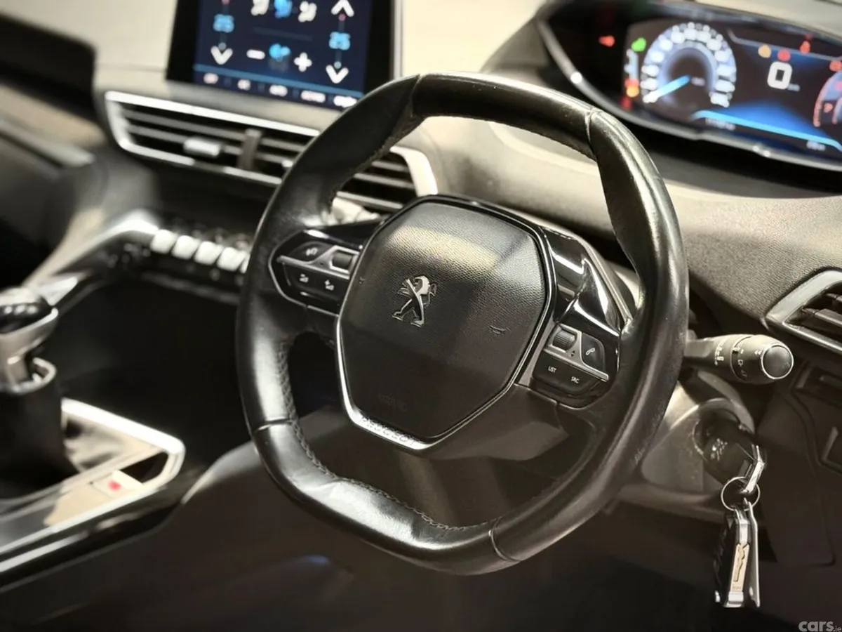 Peugeot 3008 MPV, Petrol, 2018, Blue
