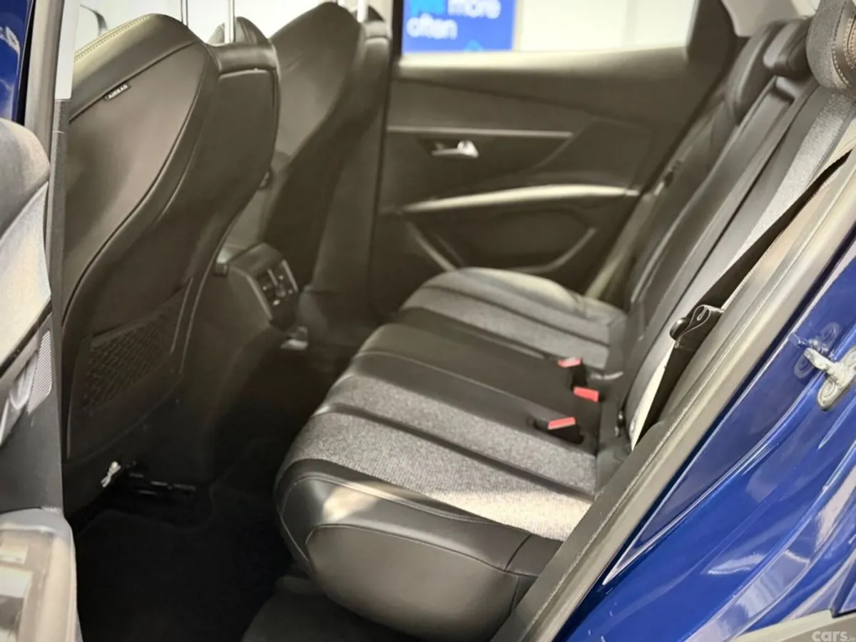Peugeot 3008 MPV, Petrol, 2018, Blue