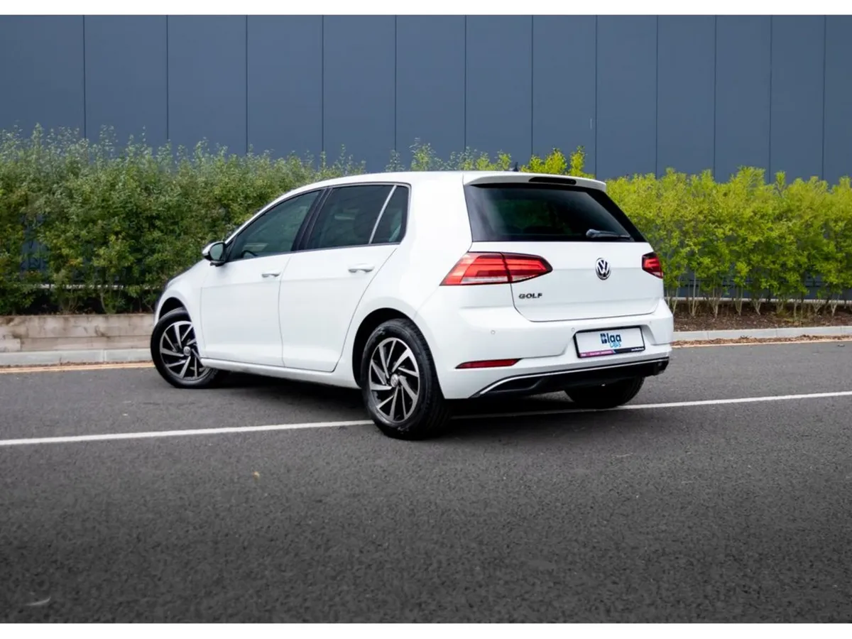 Volkswagen Golf Hatchback, Petrol, 2019, White