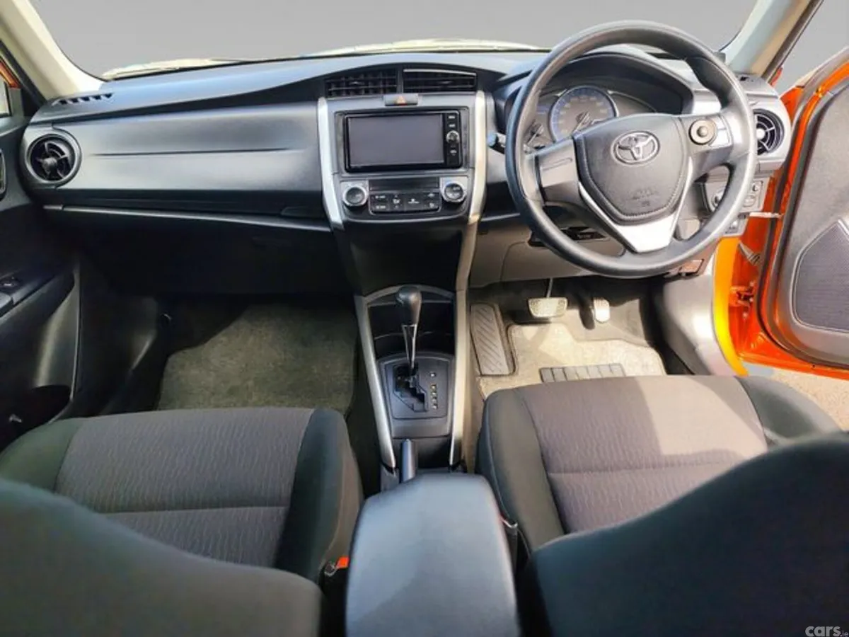 Toyota Corolla Estate, Petrol Hybrid, 2018, Orange