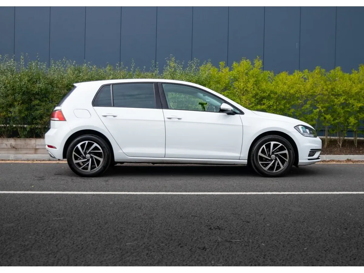 Volkswagen Golf Hatchback, Petrol, 2019, White