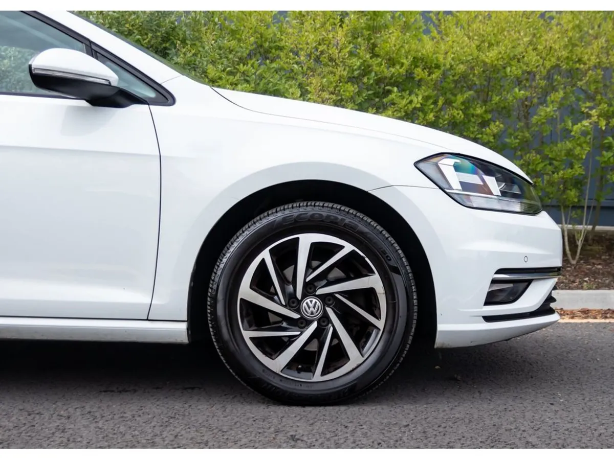 Volkswagen Golf Hatchback, Petrol, 2019, White