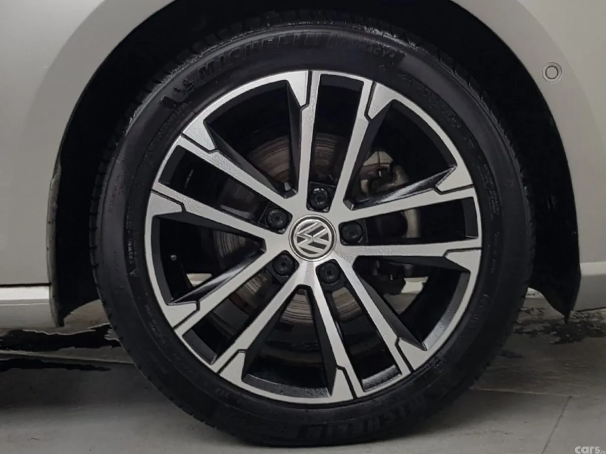 Volkswagen Golf Hatchback, Petrol, 2019, Grey