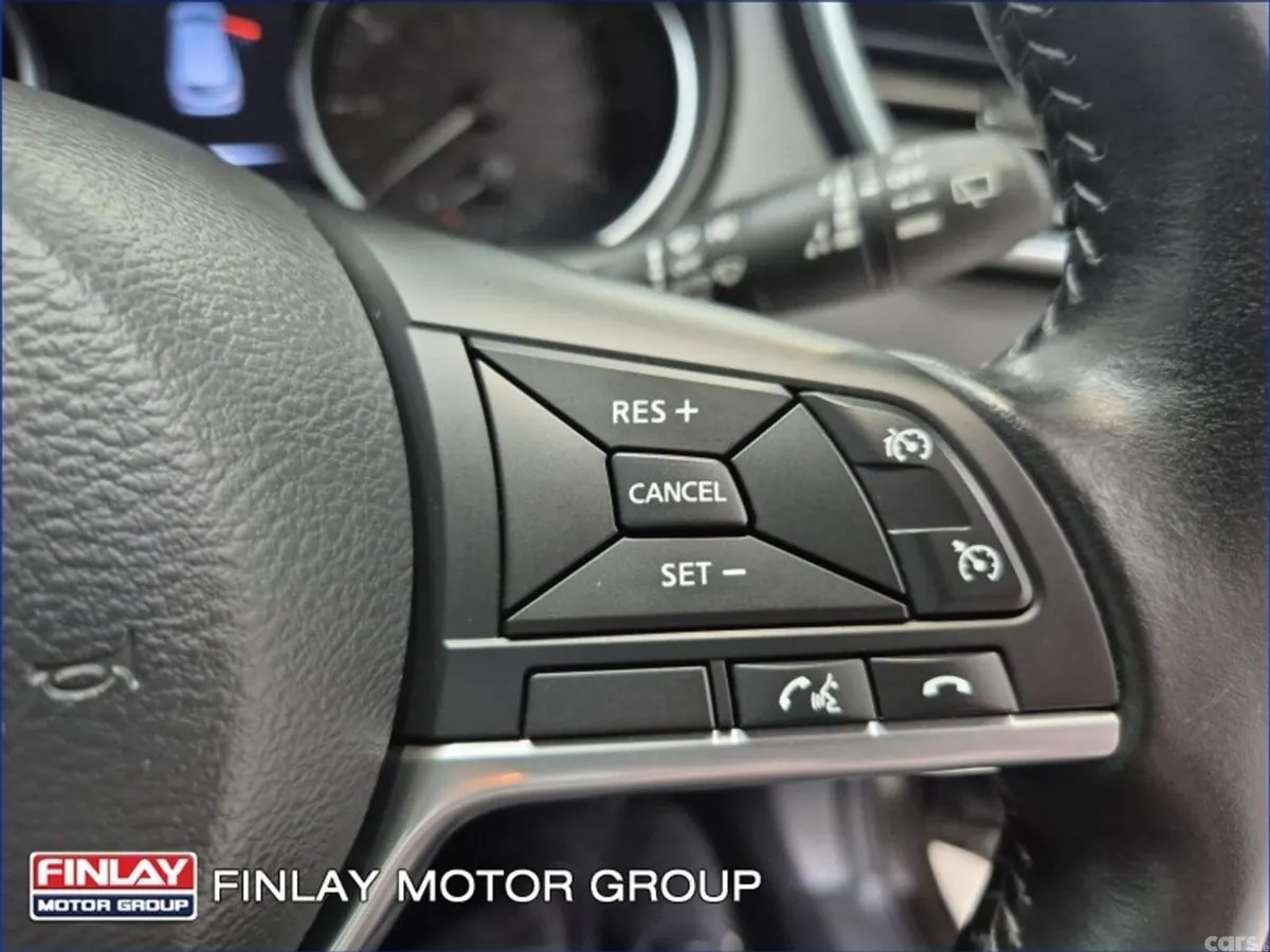 Nissan Qashqai Hatchback, Diesel, 2018, Black