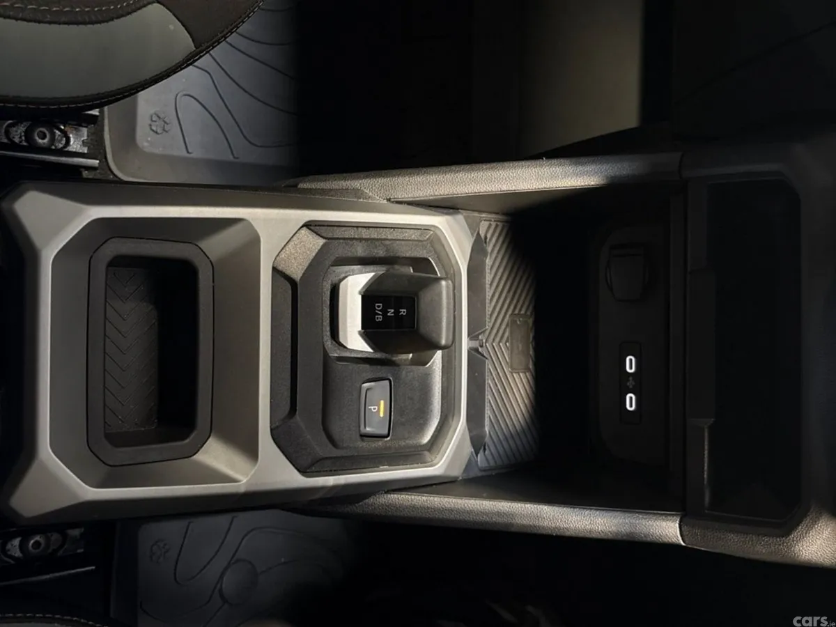 Dacia Duster SUV, Petrol Hybrid, 2026, Grey