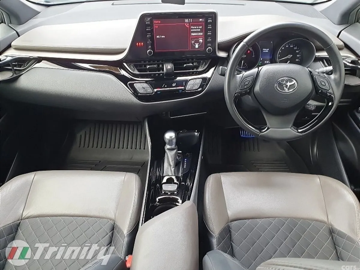 Toyota C-HR SUV, Petrol Hybrid, 2019, White