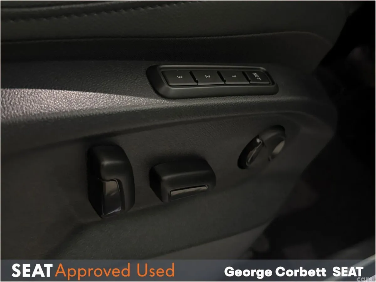 SEAT Tarraco Estate, Petrol Plug-in Hybrid, 2022, Blue