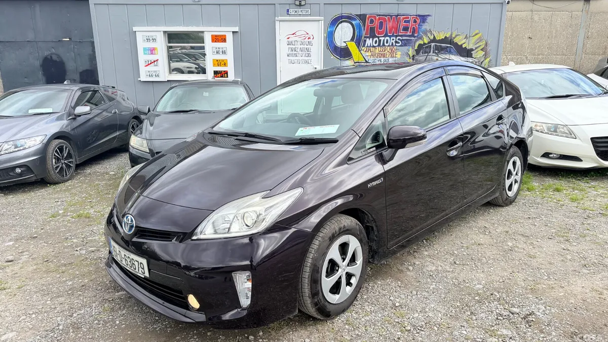 Toyota Prius Hatchback, Petrol Hybrid, 2015, Purple