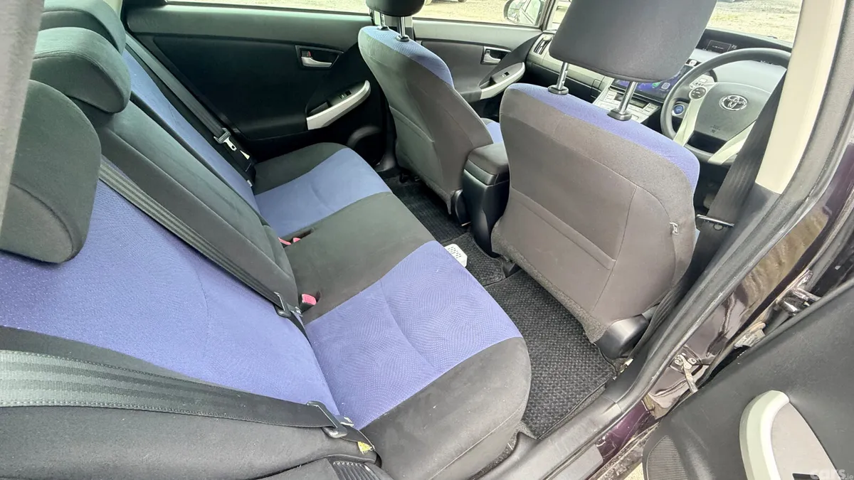 Toyota Prius Hatchback, Petrol Hybrid, 2015, Purple