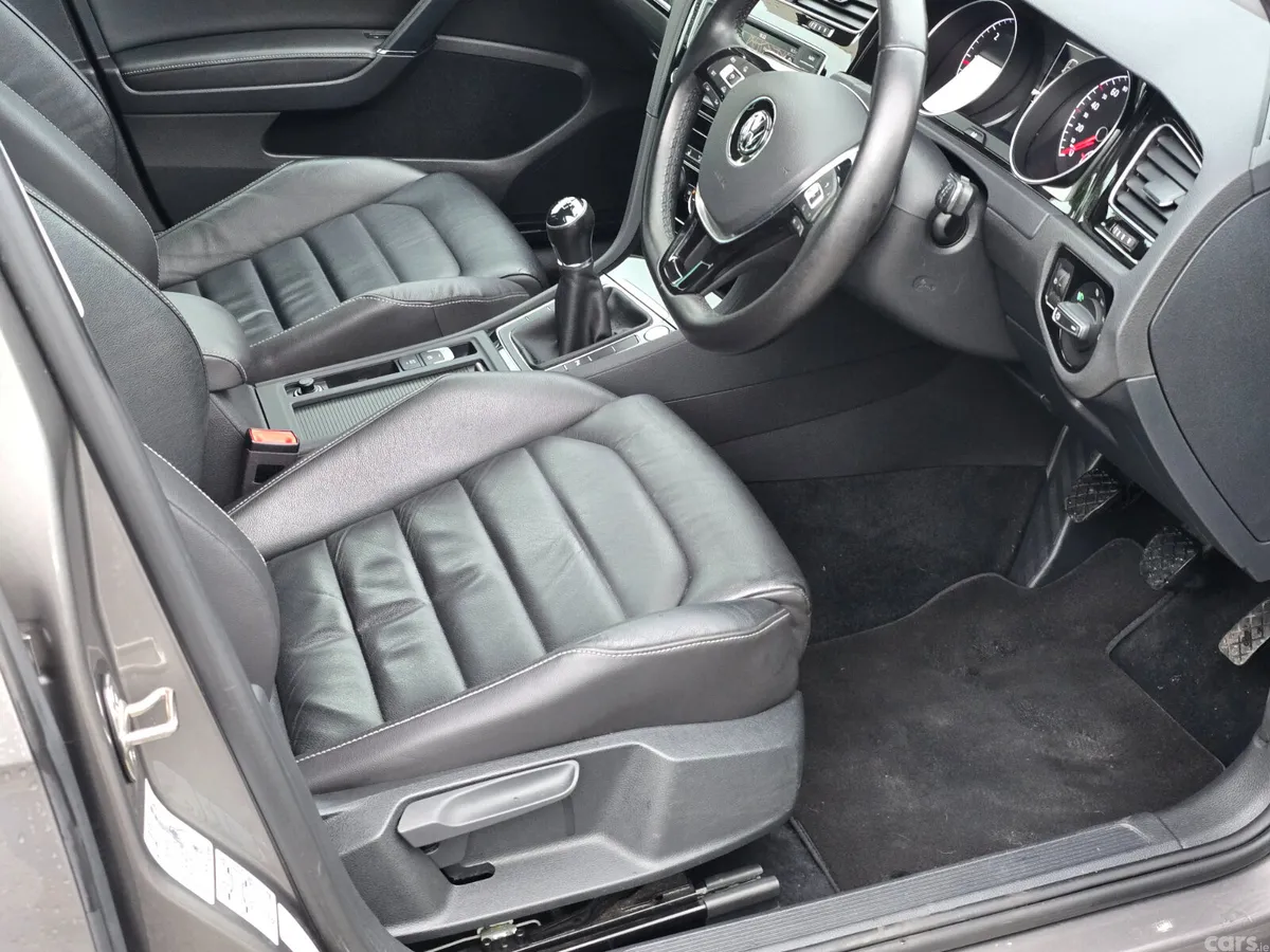 Volkswagen Golf Estate, Diesel, 2017, Grey