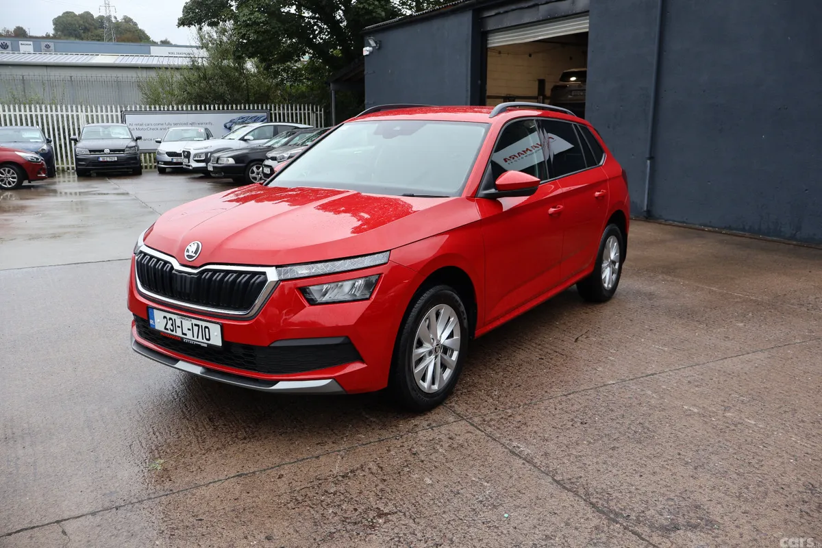 Skoda Kamiq Hatchback, Petrol, 2023, Red
