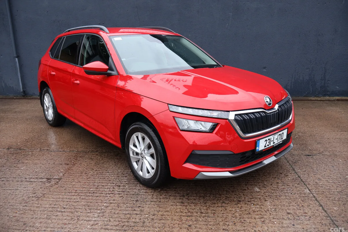 Skoda Kamiq Hatchback, Petrol, 2023, Red