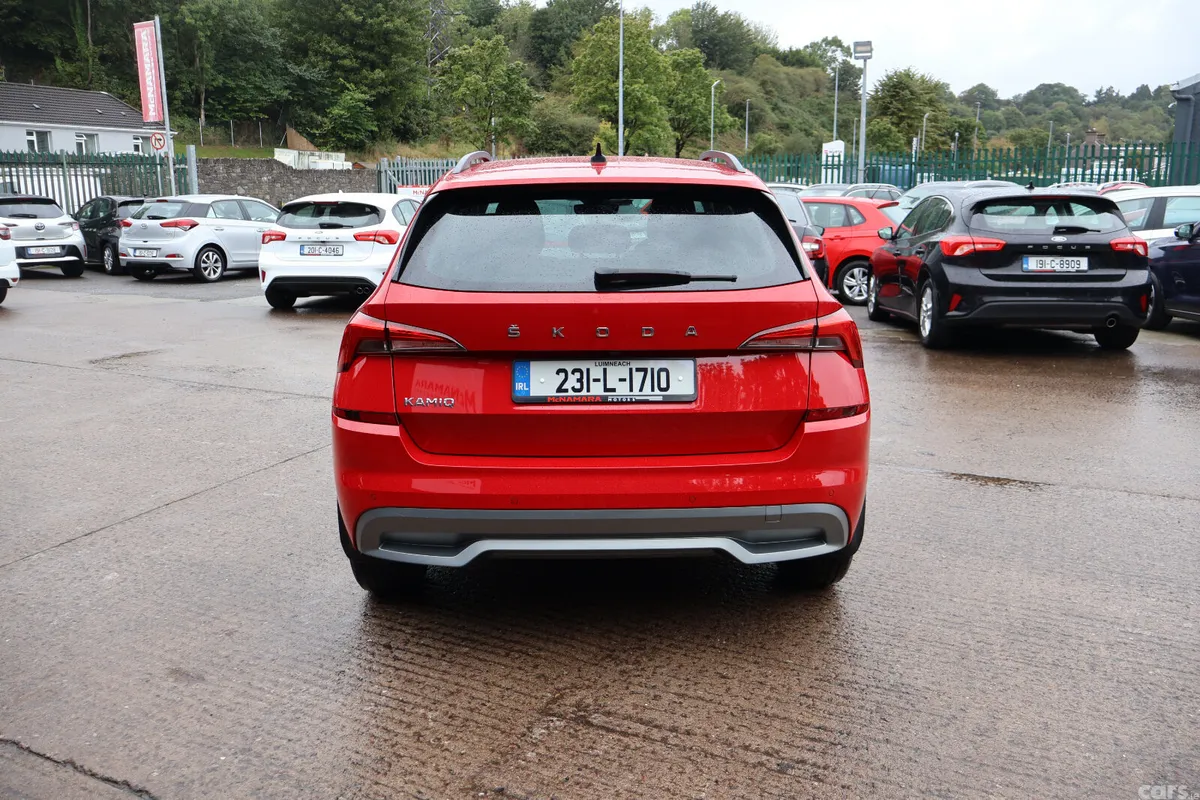 Skoda Kamiq Hatchback, Petrol, 2023, Red