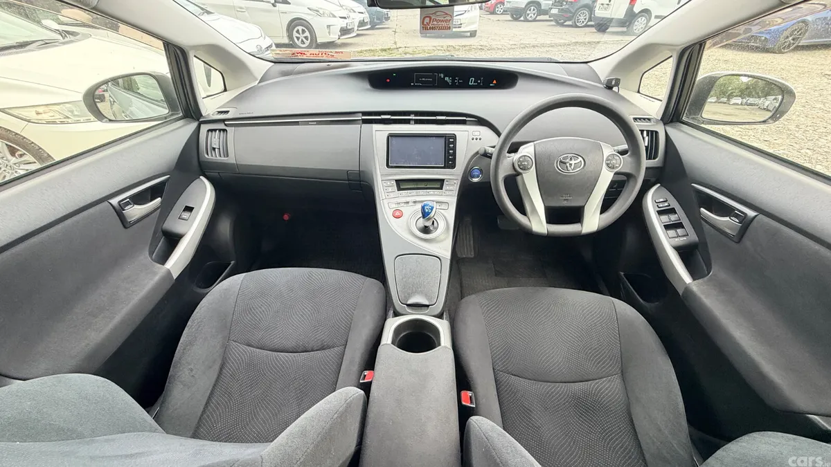 Toyota Prius Hatchback, Petrol Hybrid, 2015, Silver
