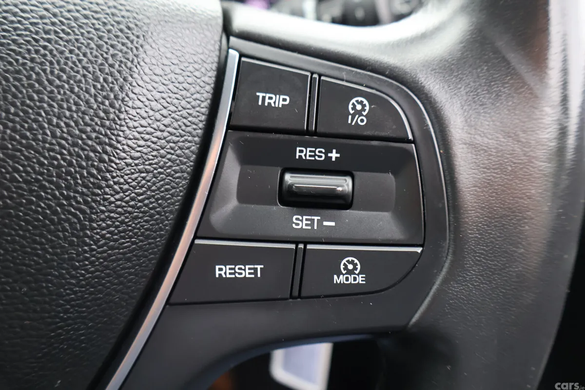 Hyundai i20 Hatchback, Petrol, 2016, Silver