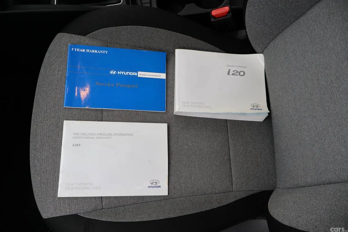 Hyundai i20 Hatchback, Petrol, 2016, Silver