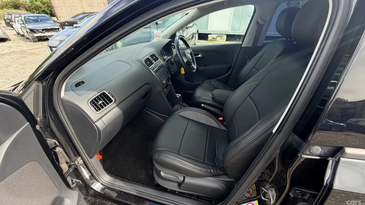 Volkswagen Polo Hatchback, Petrol, 2013, Black