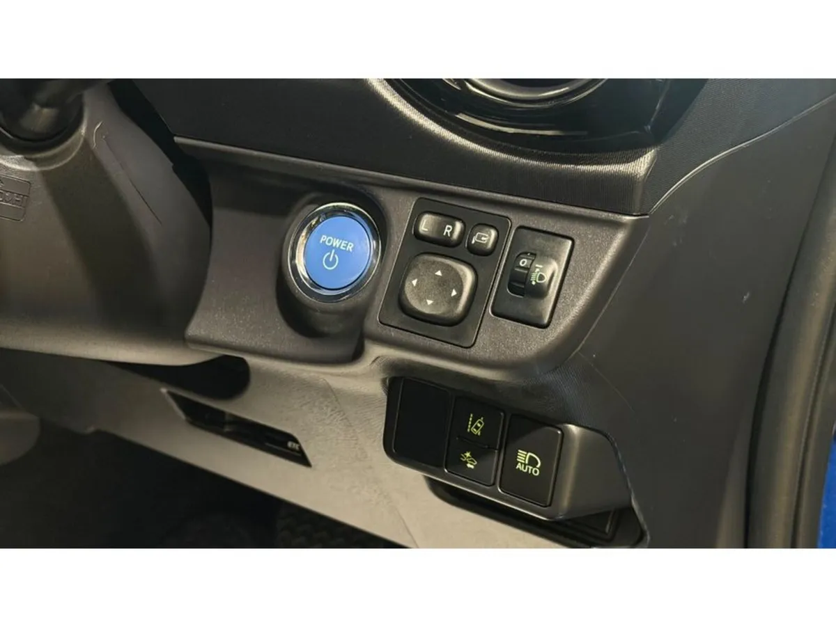 Toyota Aqua Hatchback, Petrol Hybrid, 2016, Blue