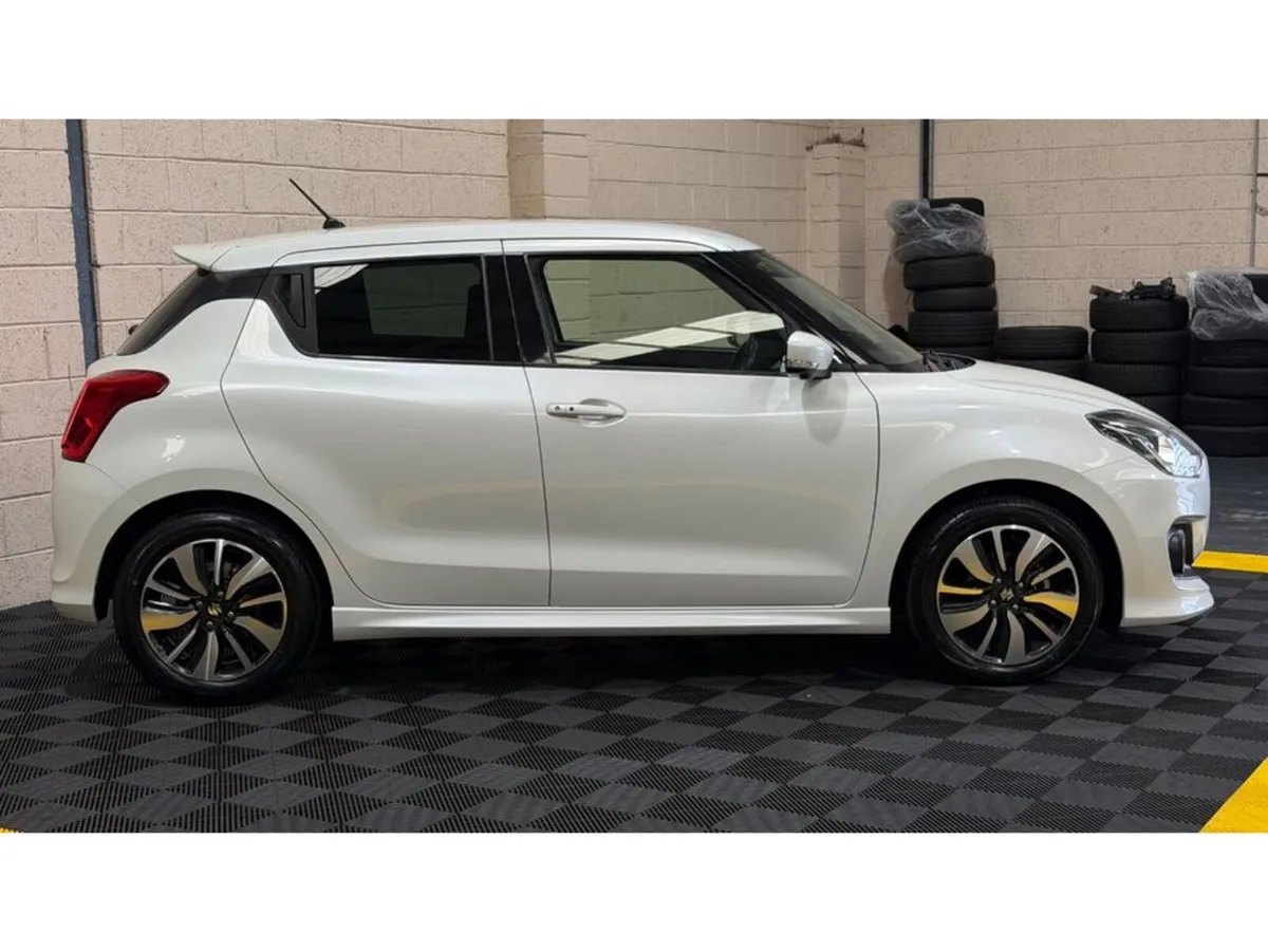 Suzuki Swift Hatchback, Petrol, 2019, White