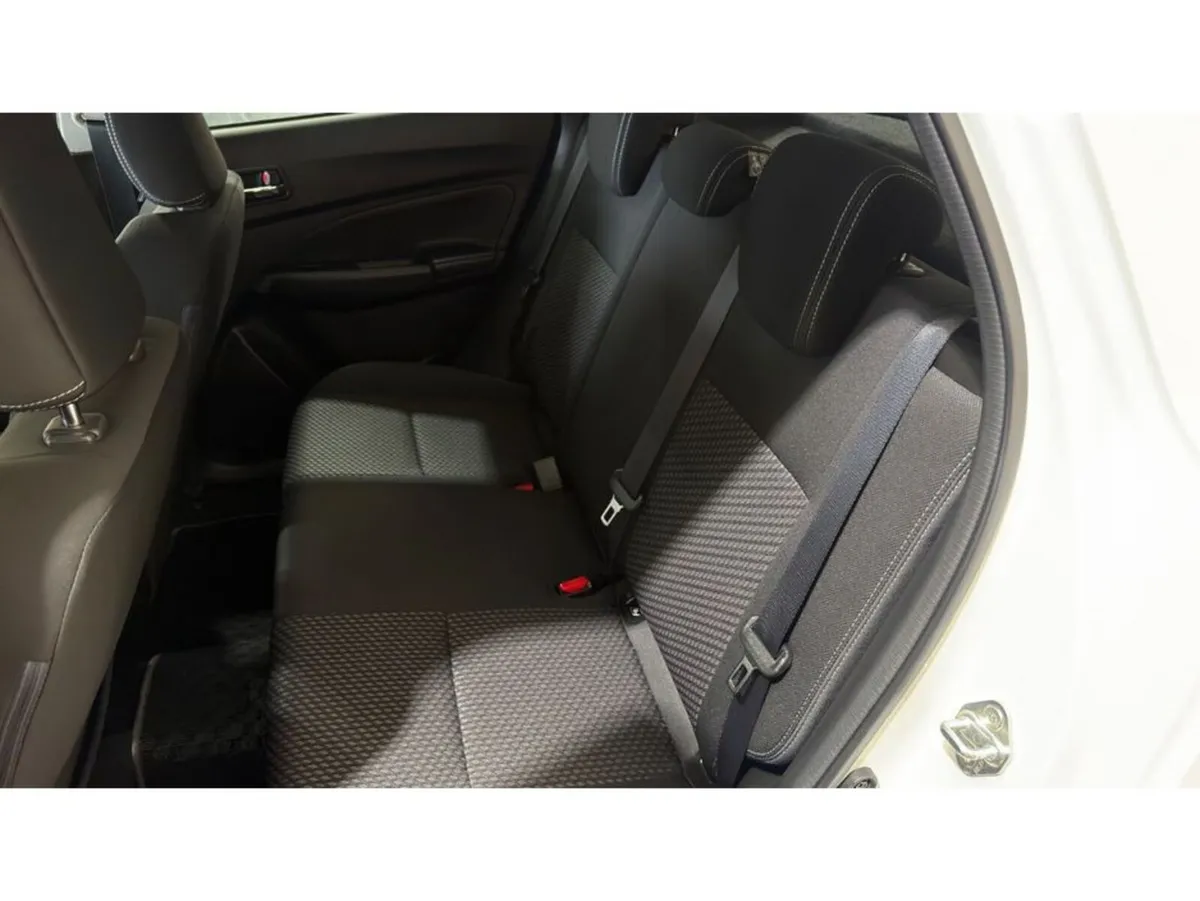 Suzuki Swift Hatchback, Petrol, 2019, White