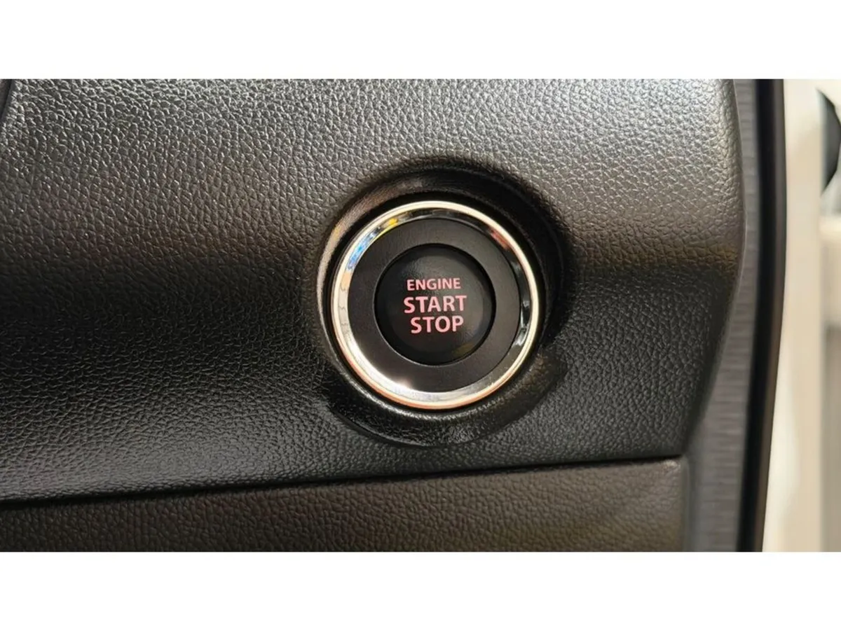 Suzuki Swift Hatchback, Petrol, 2019, White