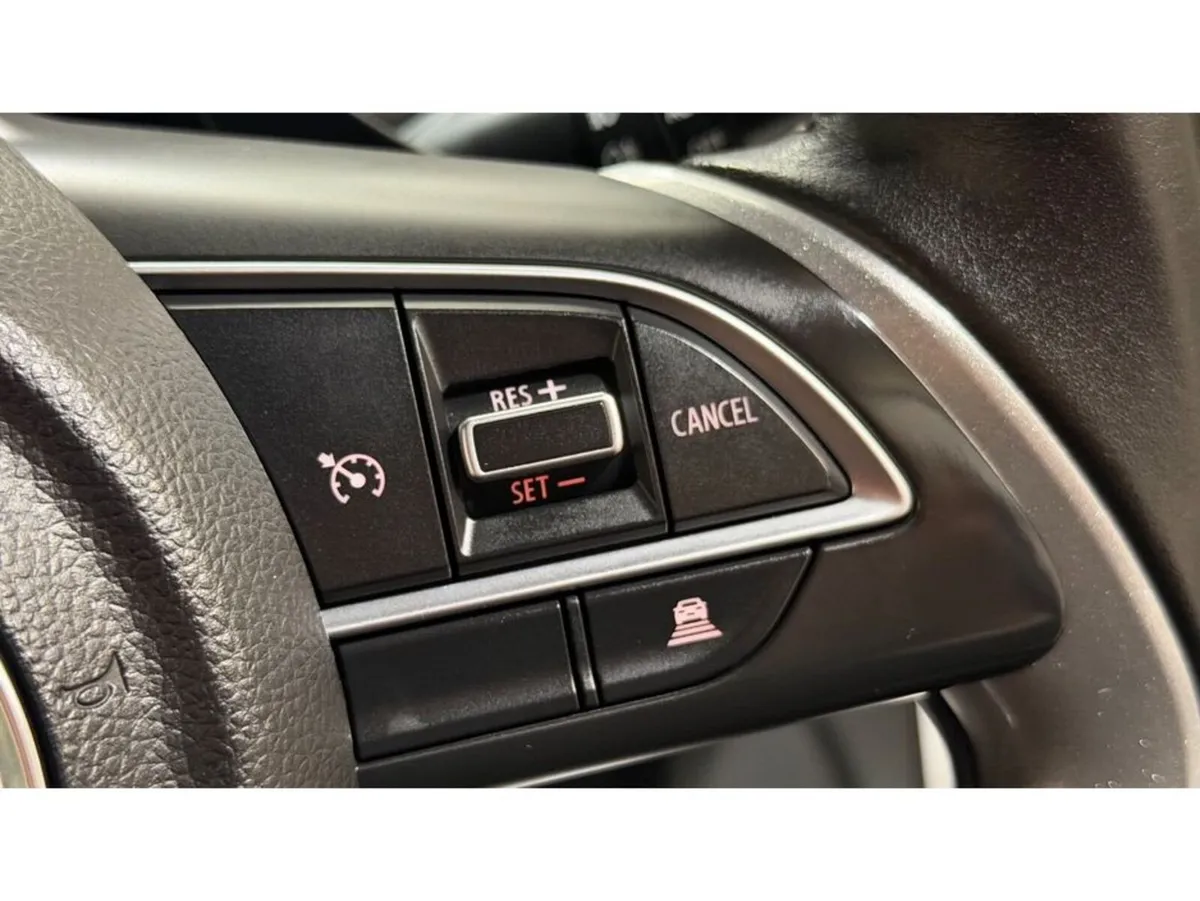 Suzuki Swift Hatchback, Petrol, 2019, White