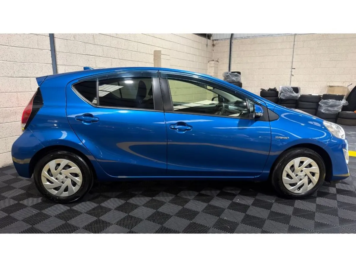 Toyota Aqua Hatchback, Petrol Hybrid, 2016, Blue