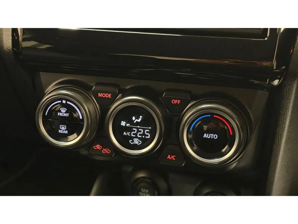 Suzuki Swift Hatchback, Petrol, 2019, White
