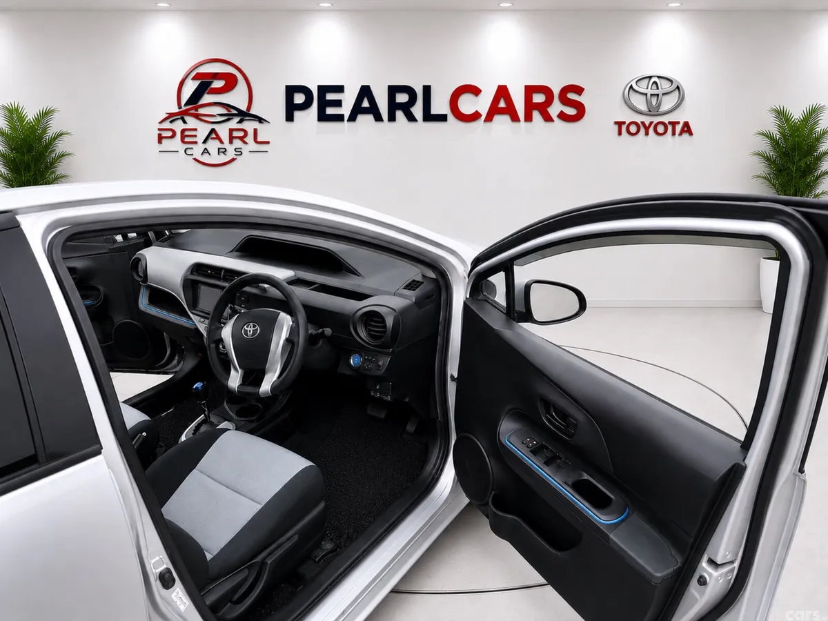 Toyota Aqua Hatchback, Petrol Hybrid, 2014, Silver