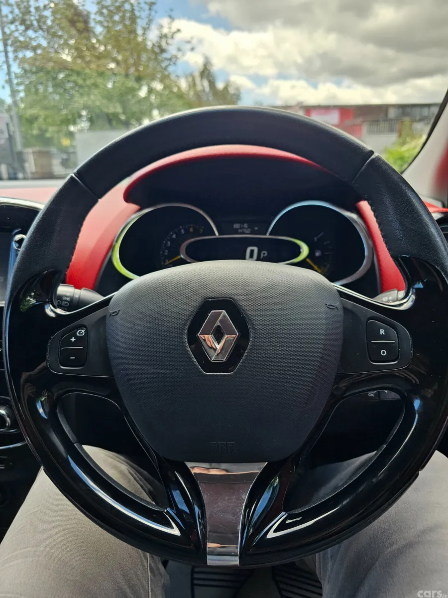 Renault Clio Hatchback, Petrol, 2015, Grey