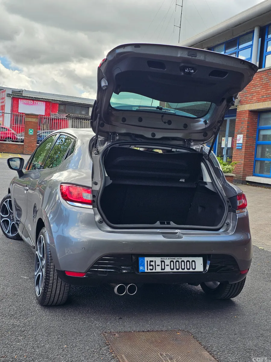 Renault Clio Hatchback, Petrol, 2015, Grey
