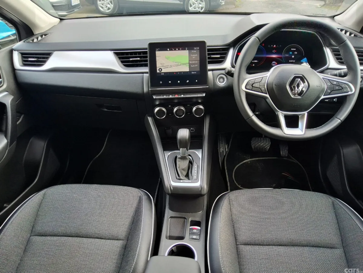 Renault Captur SUV, Petrol Plug-in Hybrid, 2023, Grey