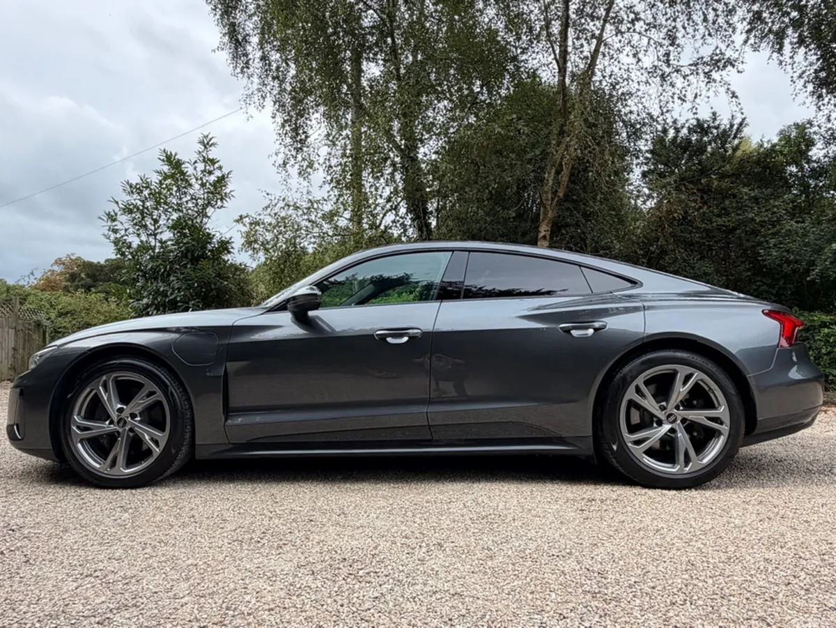 Audi e-tron GT quattro Coupe, Electric, 2023, Grey
