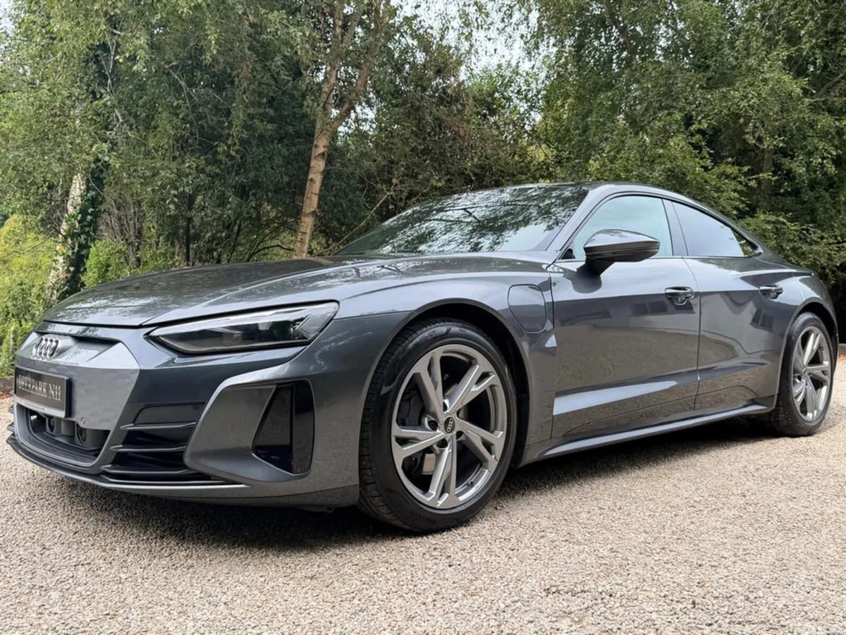 Audi e-tron GT quattro Coupe, Electric, 2023, Grey