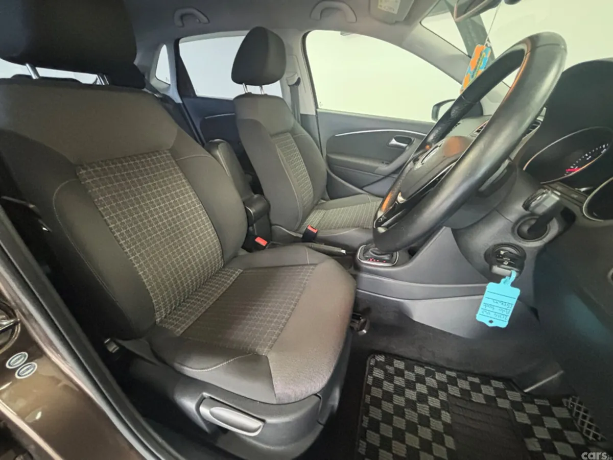 Volkswagen Polo Hatchback, Petrol, 2014, Brown