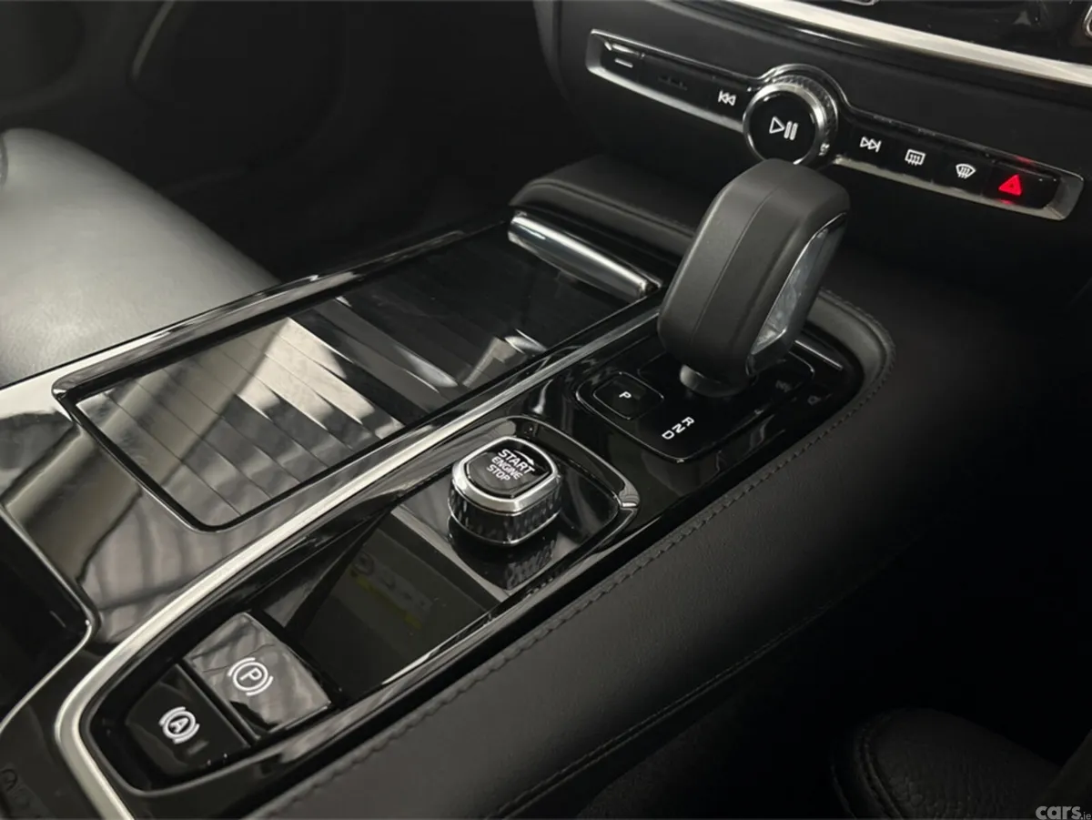 Volvo V60 Estate, Petrol Hybrid, 2023, Grey