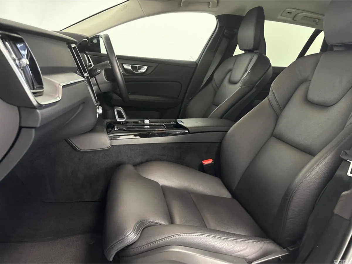 Volvo V60 Estate, Petrol Hybrid, 2023, Grey