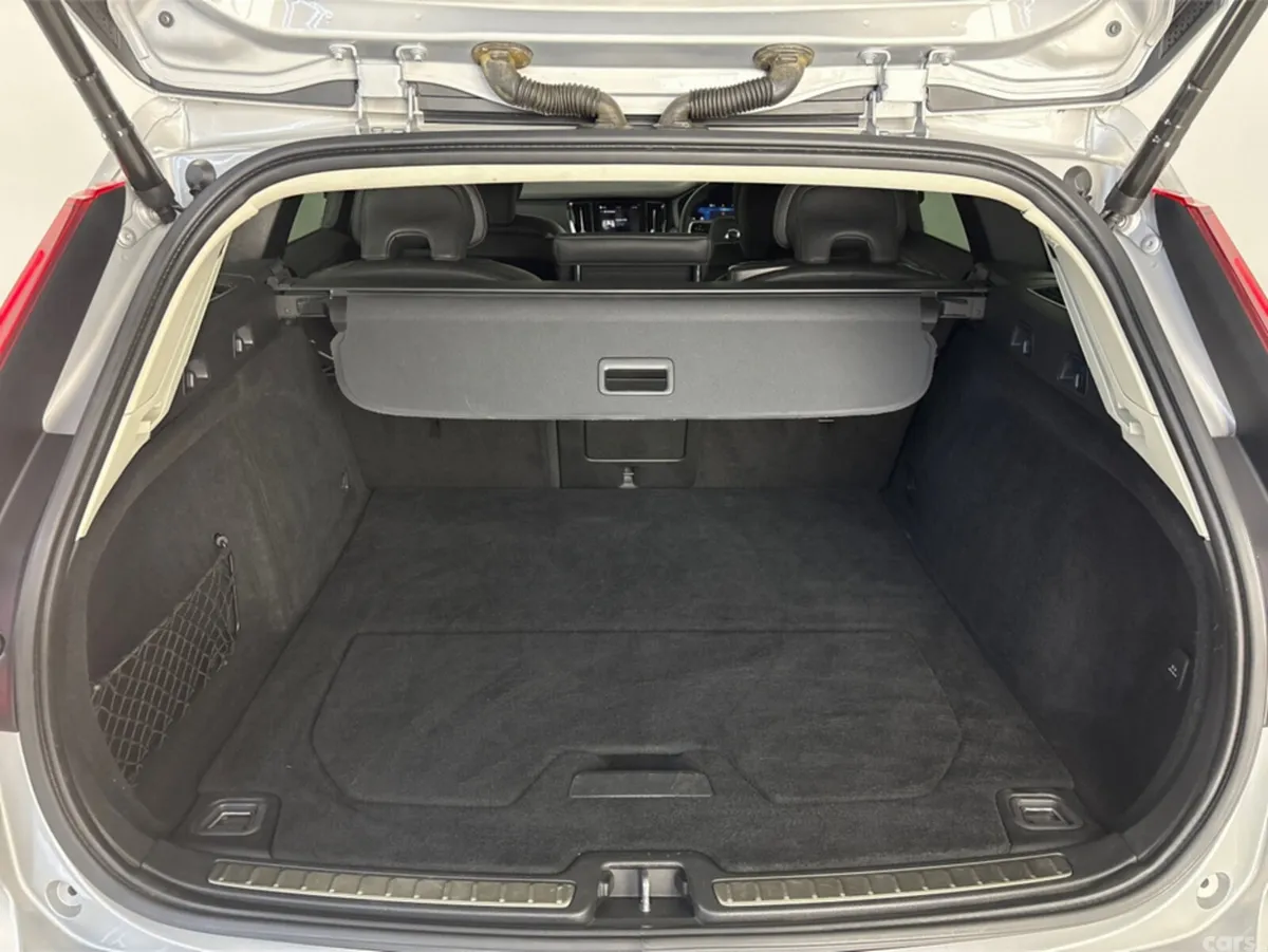 Volvo V60 Estate, Petrol Hybrid, 2023, Grey