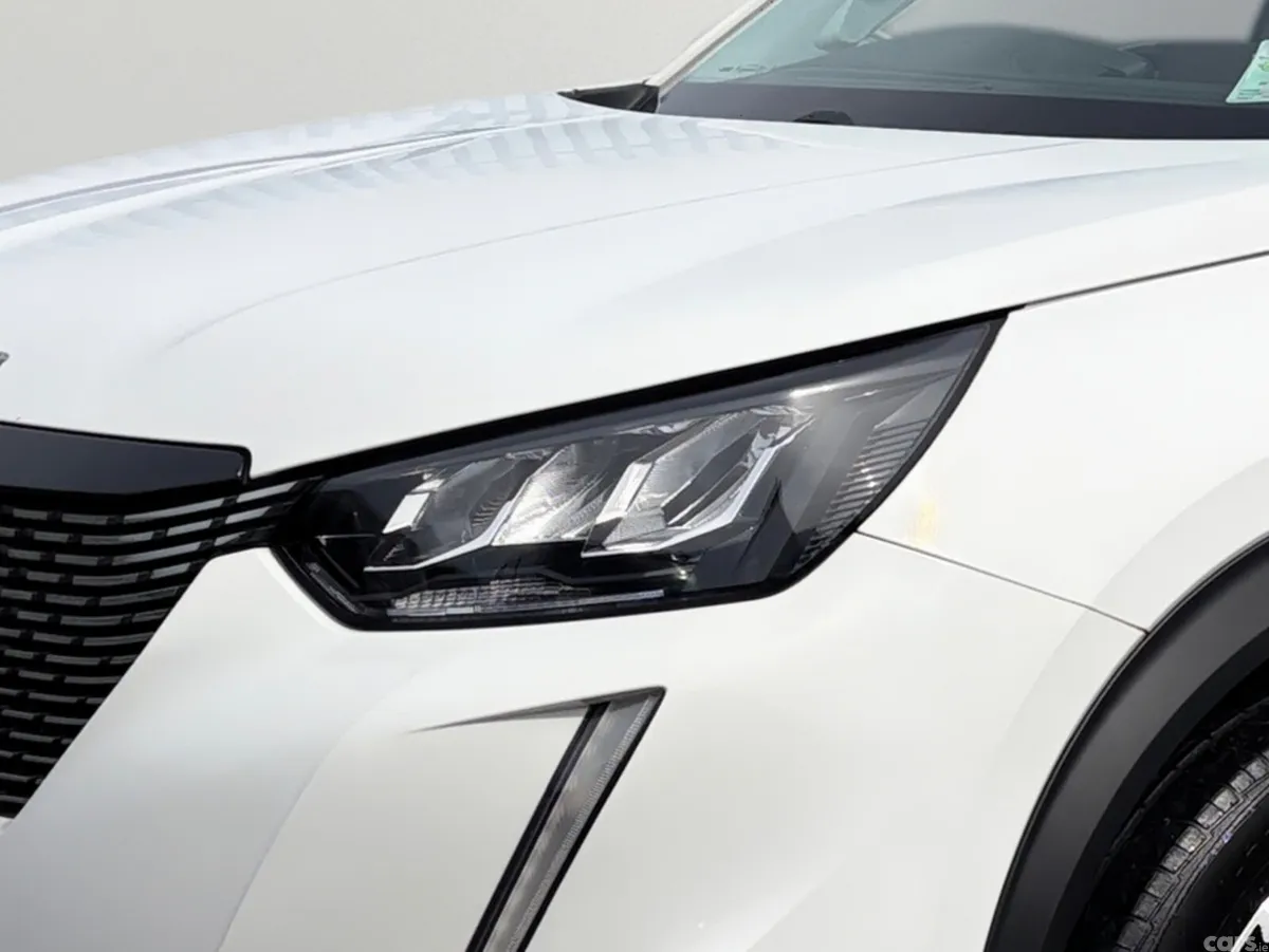 Peugeot 2008 Hatchback, Diesel, 2021, White