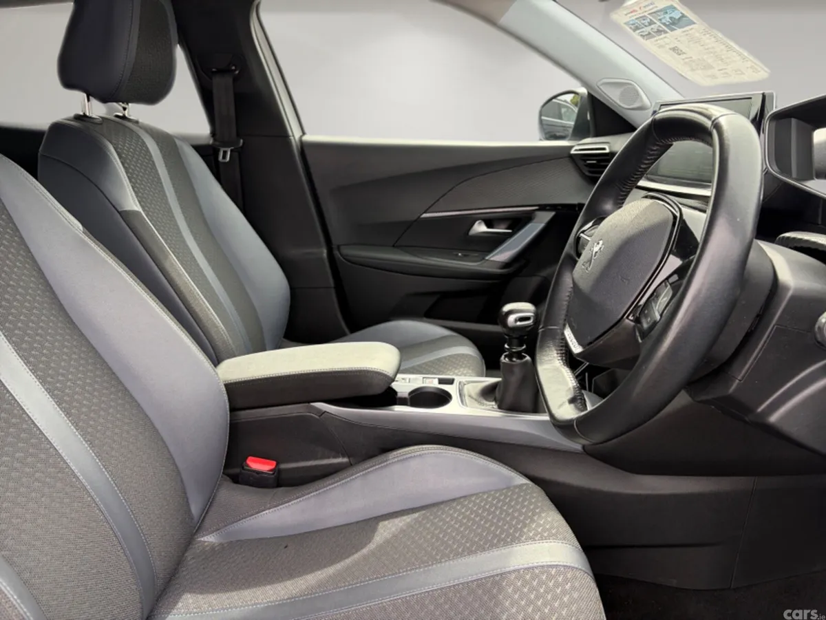 Peugeot 2008 Hatchback, Diesel, 2021, White
