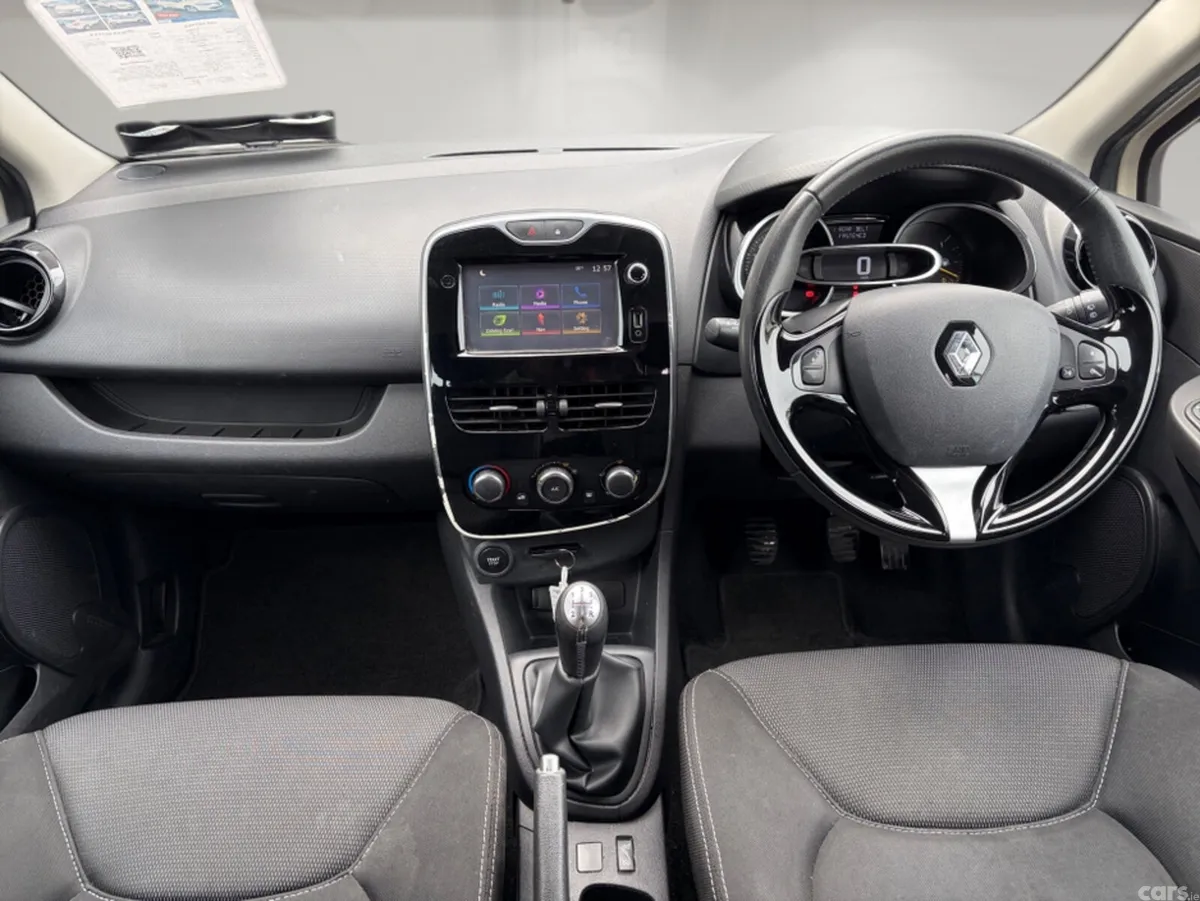 Renault Clio Hatchback, Petrol, 2016, Yellow