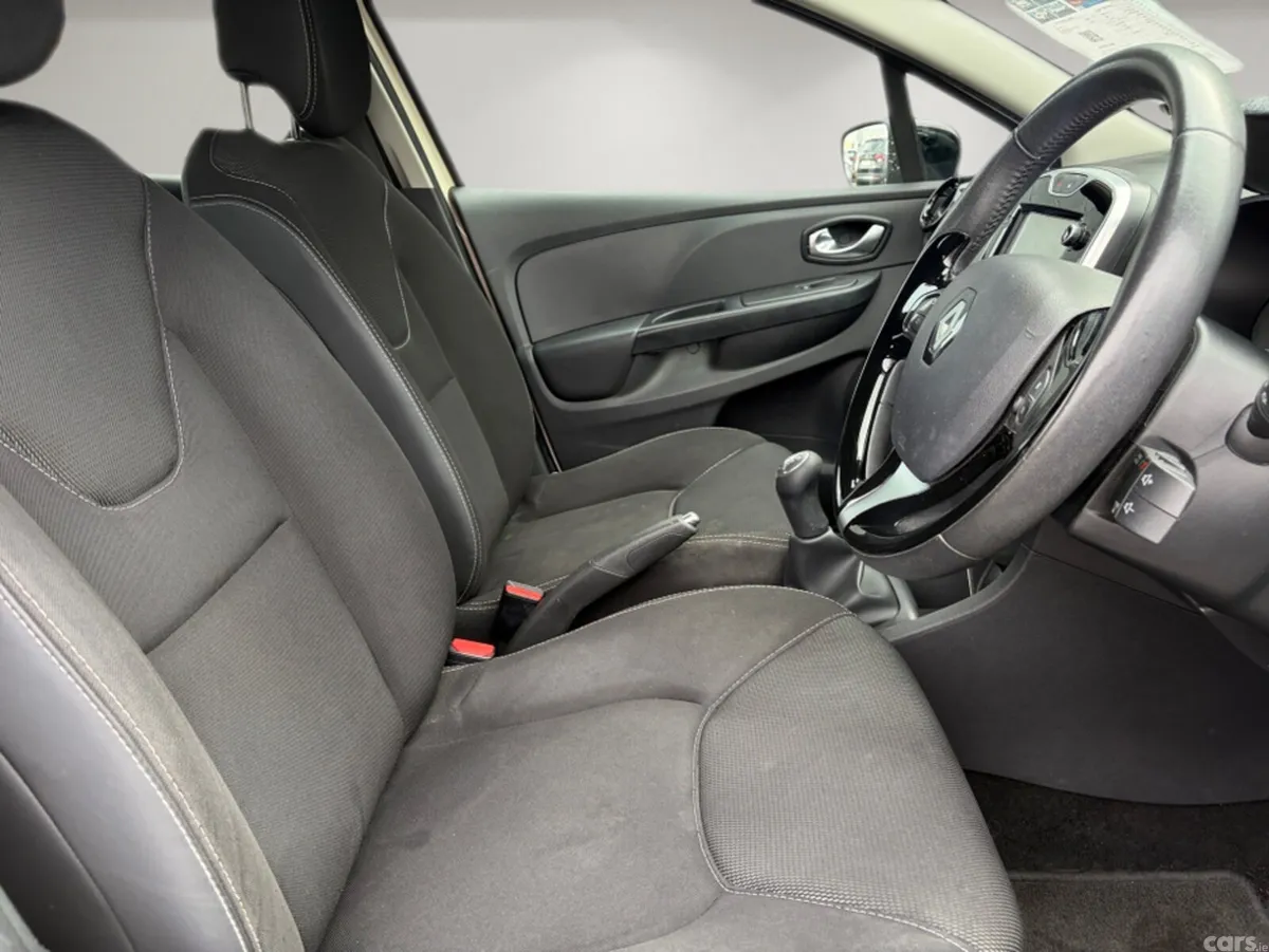 Renault Clio Hatchback, Petrol, 2016, Yellow